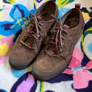 Merrell women’s shoes size 9.5 like new